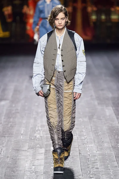 Look 39